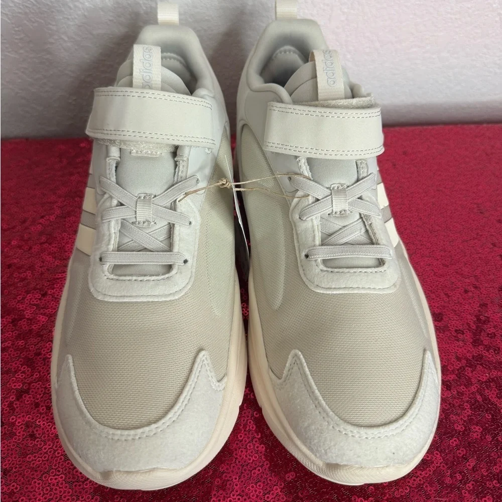 NEWw/TAGS🏷️ ADIDAS Ivory Athletic Cloadfoam Sneakers, Velcro Strap (Men’s 7)